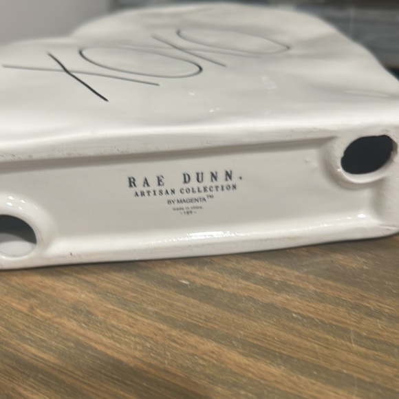 Rae Dunn XOXO Ceramic Heart - Picture 3 of 10